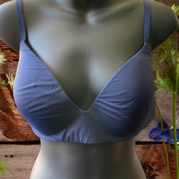 Victoria Secrets Tshirt Bra 38C - Picture 4 of 6